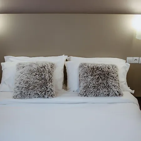 Des Arcades 호텔 3*