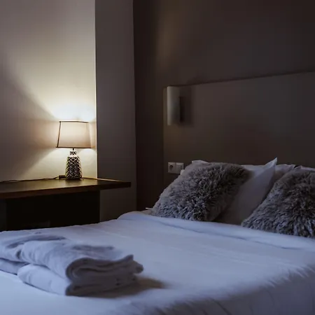 Des Arcades Отель