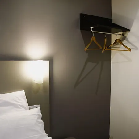 Des Arcades Hotel 3*