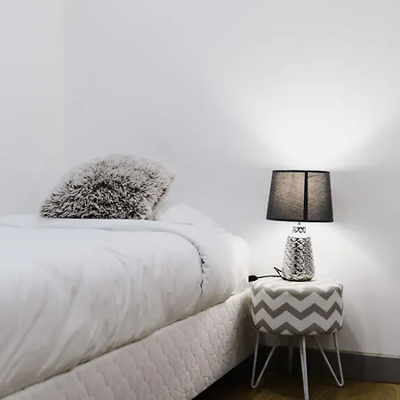 Des Arcades 3* Реймс