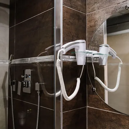 Des Arcades Отель Реймс