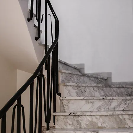 Des Arcades Отель Реймс