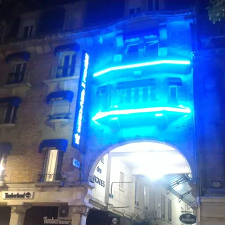 Des Arcades Отель