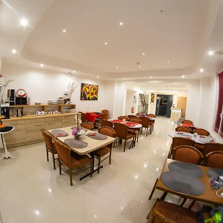 Des Arcades 호텔 랭스