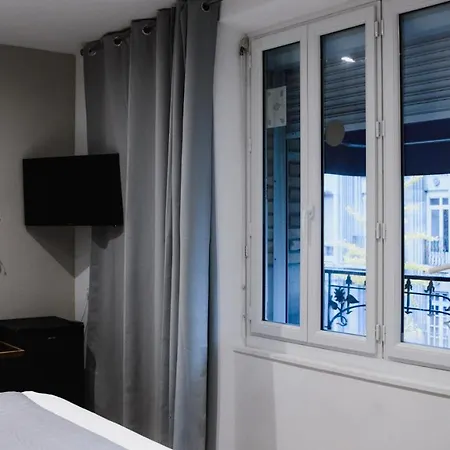 Hotel Des Arcades Reims