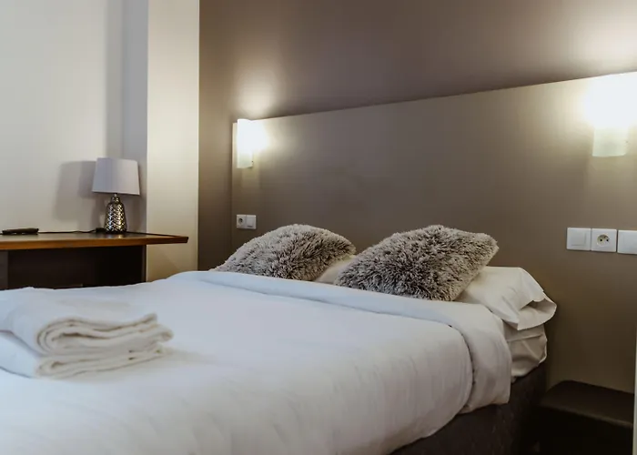 Hotel Des Arcades Reims