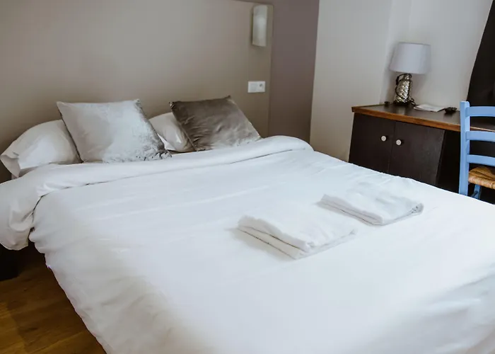 Hotell Des Arcades Reims