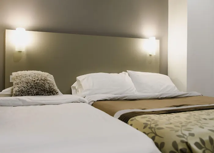 Des Arcades Hotell Reims