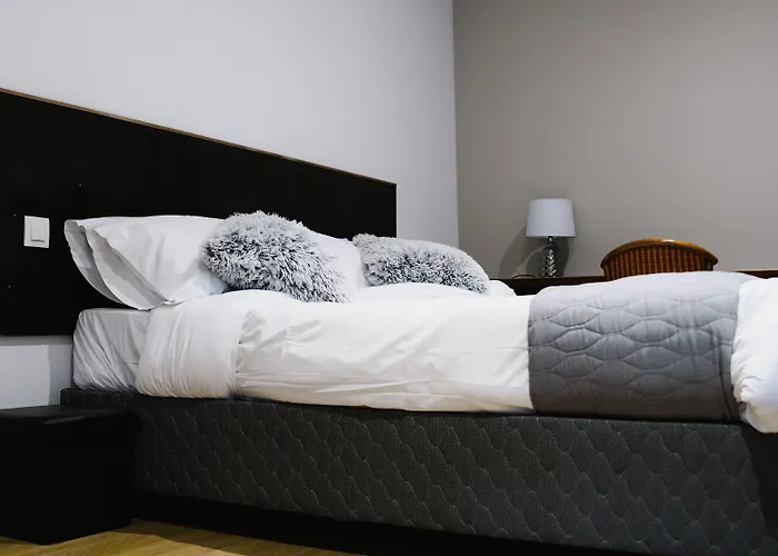 Hotell Des Arcades Reims