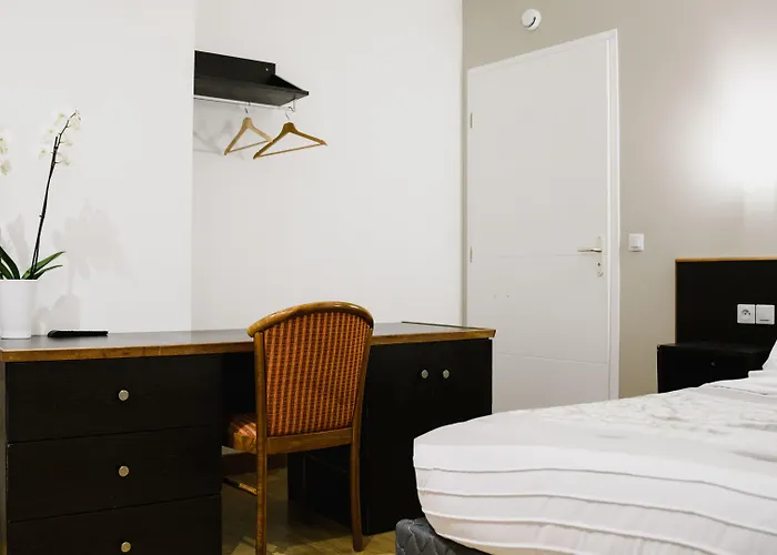 Hotell Des Arcades 3*