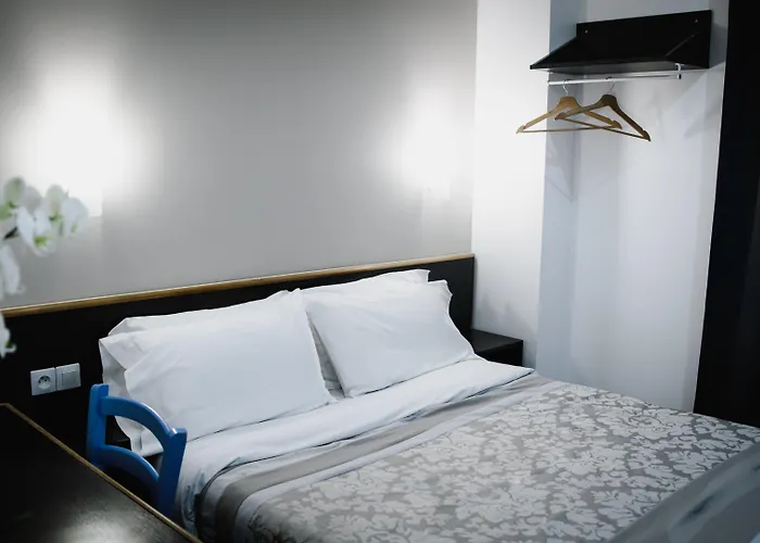 Hotel Des Arcades 3*