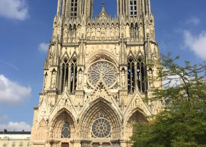 Hotel Des Arcades Reims
